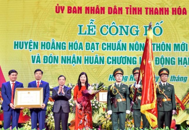 Huyện Hoằng Hóa (Thanh Hóa) công bố đạt chuẩn nông thôn mới và đón nhận Huân chương Lao động Hạng Ba - Ảnh 1. Huyện Hoằng Hóa (Thanh Hóa) công bố đạt chuẩn nông thôn mới và đón nhận Huân chương Lao động Hạng Ba - Ảnh 1.