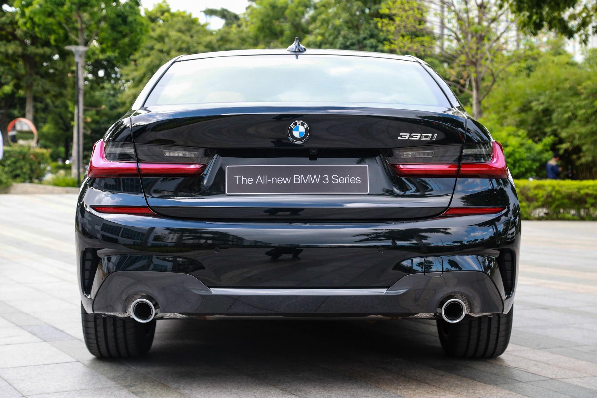 So sanh BMW 330i M Sport hay Mercedes-AMG A 35 4Matic anh 4 So sanh BMW 330i M Sport hay Mercedes-AMG A 35 4Matic anh 4