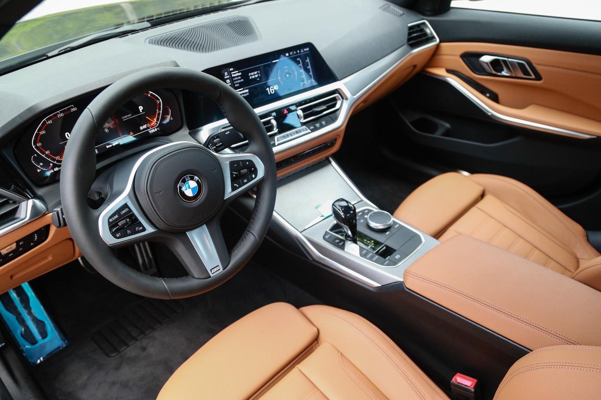 So sanh BMW 330i M Sport hay Mercedes-AMG A 35 4Matic anh 8 So sanh BMW 330i M Sport hay Mercedes-AMG A 35 4Matic anh 8
