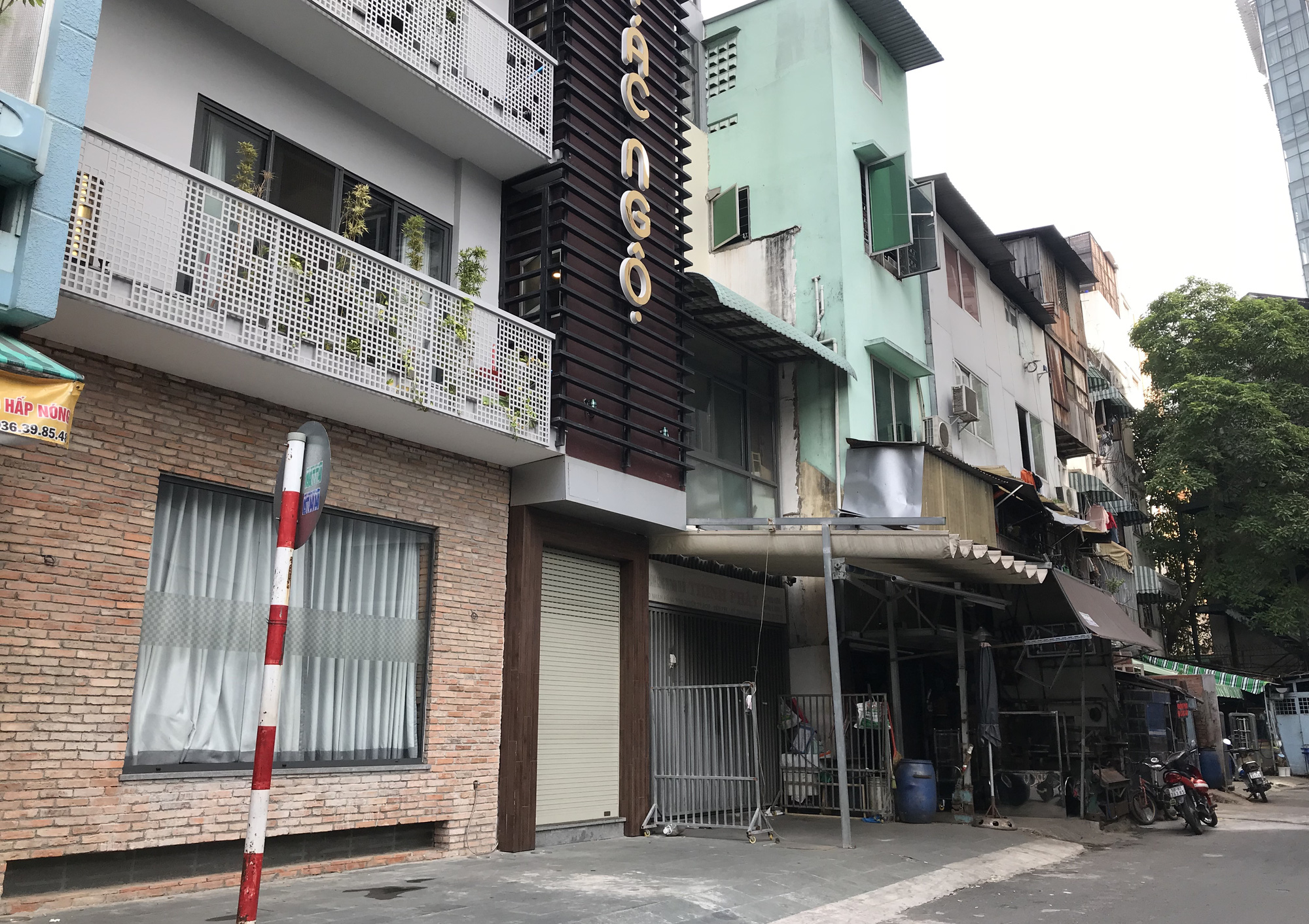 TP.HCM: Dân chung cư nơi bệnh nhân 1451 mắc Covid-19 sống vẫn đi ăn sáng, uống cà phê - Ảnh 6.