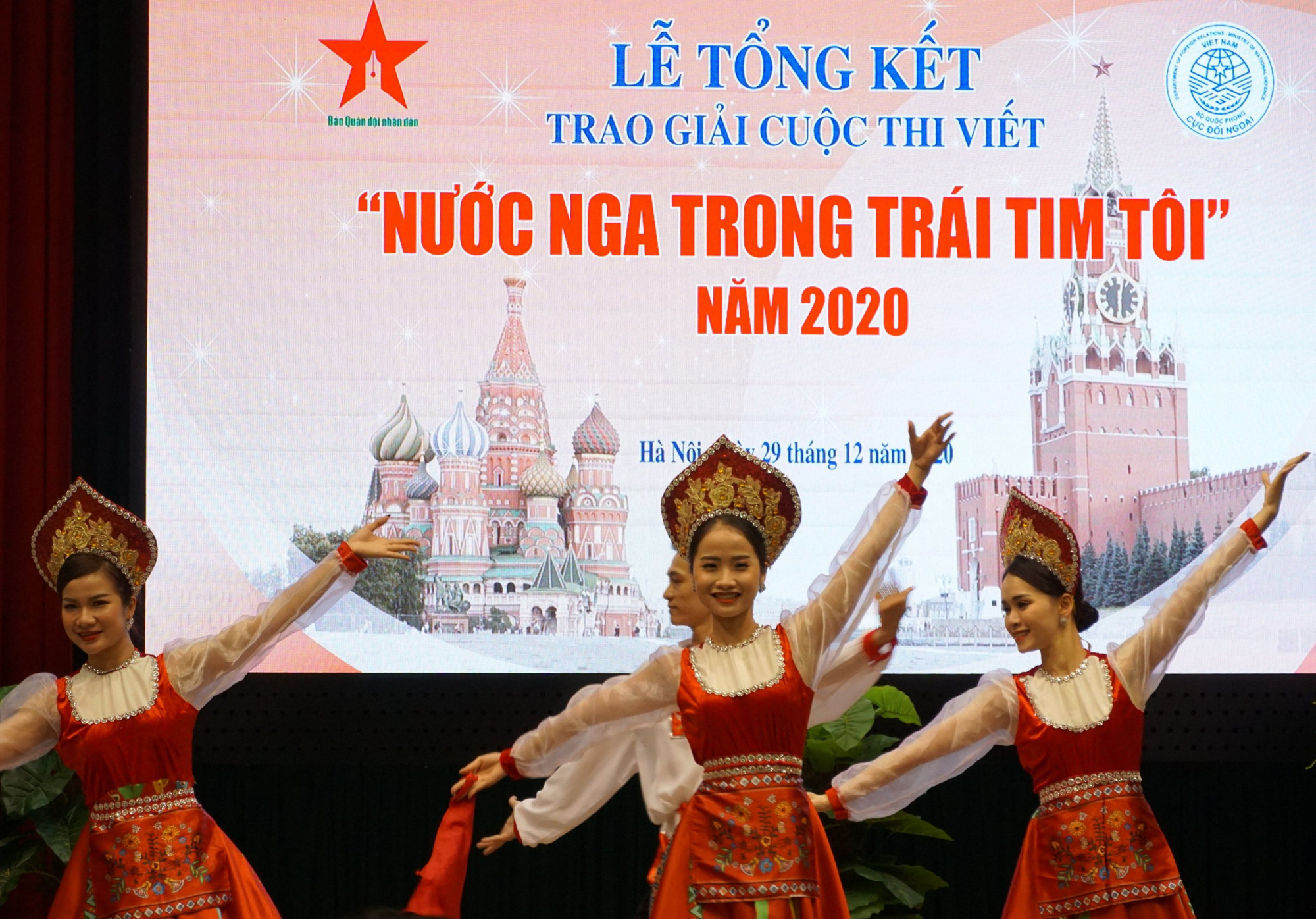 Tác phẩm về tình thầy - trò đạt giải nhất cuộc thi viết &quot;Nước nga trong trái tim tôi&quot; - Ảnh 1.