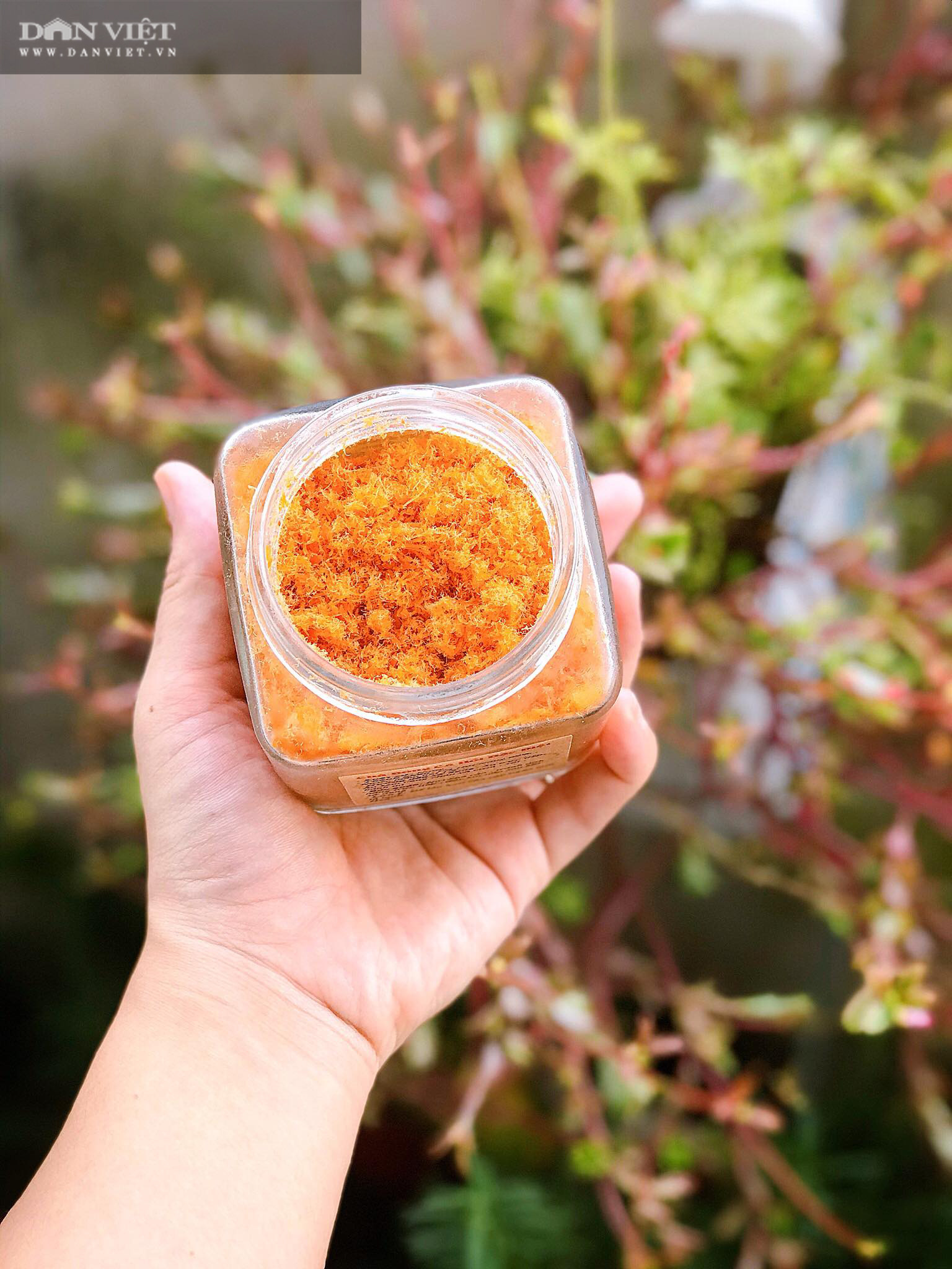 Mẹo nhỏ làm chà bông cá hồi đơn giản, không tanh, tơi mịn cho con - Ảnh 4.