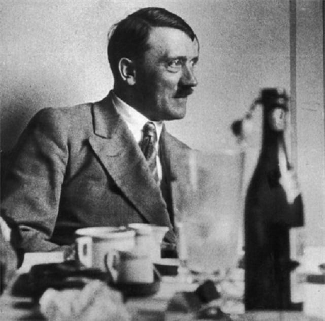Hitler và bí mật sốc về mối tình đầu của gã độc tài phát xít Đức - Ảnh 1.