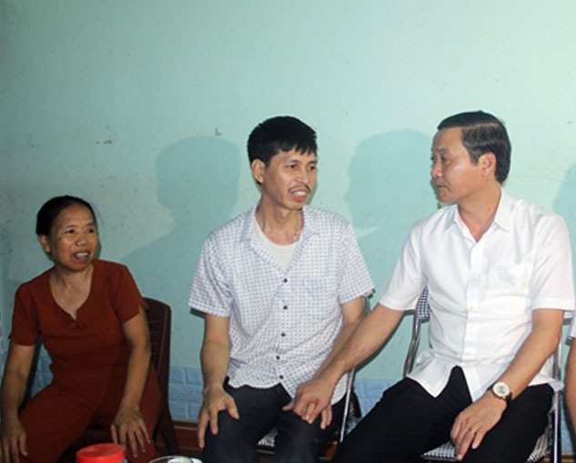 Tân Chủ tịch UBND tỉnh Thanh Hóa Đỗ Minh Tuấn hứa sẽ “trọng dân, gần dân, lắng nghe tâm tư, nguyện vọng dân” - Ảnh 2.