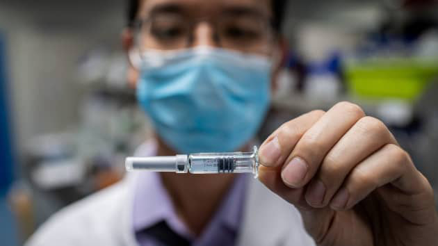 Hoài nghi chồng chất hoài nghi xoay quanh vaccine Covid-19 của Trung Quốc - Ảnh 3. Hoài nghi chồng chất hoài nghi xoay quanh vaccine Covid-19 của Trung Quốc - Ảnh 3.