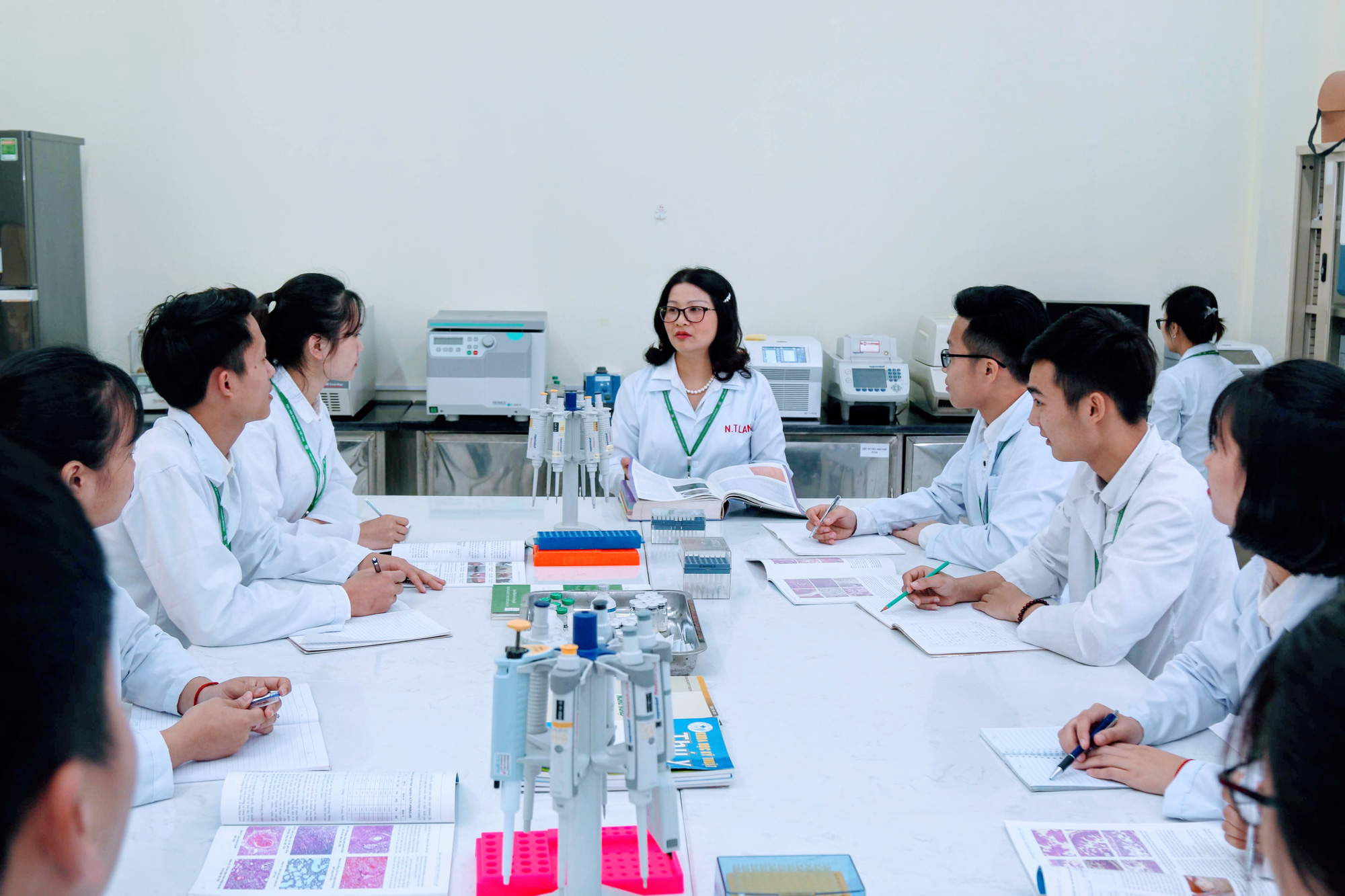Cúm A/H5N6 phức tạp, Học viện Nông nghiệp VN sẽ đẩy mạnh nghiên cứu - Ảnh 1. Cúm A/H5N6 phức tạp, Học viện Nông nghiệp VN sẽ đẩy mạnh nghiên cứu - Ảnh 1.