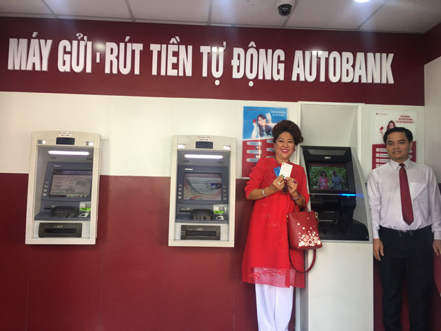 Agribank khai trương máy gửi, rút tiền tự động Autobank thứ 3 khu vực ĐBSCL - Ảnh 4. Agribank khai trương máy gửi, rút tiền tự động Autobank thứ 3 khu vực ĐBSCL - Ảnh 4.