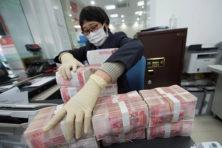Trung Quốc tiêu hủy tiền giấy ngăn virus corona, chuyên gia quốc tế họp ở Bắc Kinh - Ảnh 1. Trung Quốc tiêu hủy tiền giấy ngăn virus corona, chuyên gia quốc tế họp ở Bắc Kinh - Ảnh 1.