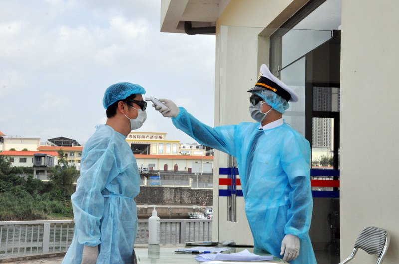 Quảng Ninh: Thông quan hàng hóa trở lại trên sông Ka Long - Ảnh 2. Quảng Ninh: Thông quan hàng hóa trở lại trên sông Ka Long - Ảnh 2.