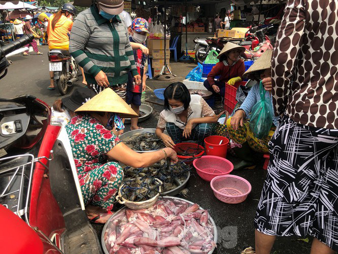 Trước "bão" corona, cá lóc nướng vẫn đắt hàng ngày Thần Tài - Ảnh 12. Trước "bão" corona, cá lóc nướng vẫn đắt hàng ngày Thần Tài - Ảnh 12.