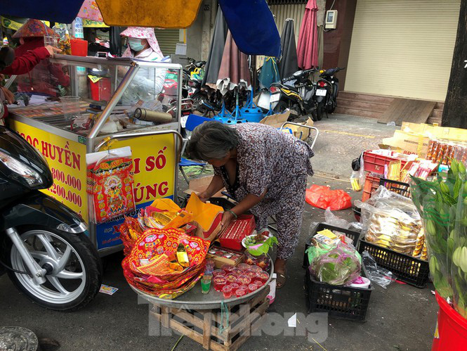 Trước "bão" corona, cá lóc nướng vẫn đắt hàng ngày Thần Tài - Ảnh 15. Trước "bão" corona, cá lóc nướng vẫn đắt hàng ngày Thần Tài - Ảnh 15.