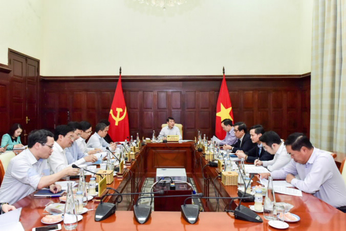 Thêm ca dương tính với Covid-19: Thống đốc Lê Minh Hưng chỉ đạo chỉ đạo sớm ban hành thông tư hỗ trợ khách hàng - Ảnh 1. Thêm ca dương tính với Covid-19: Thống đốc Lê Minh Hưng chỉ đạo chỉ đạo sớm ban hành thông tư hỗ trợ khách hàng - Ảnh 1.