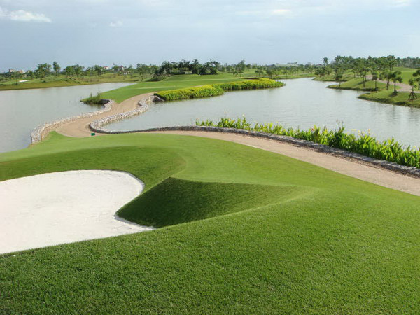 Sân golf Vân Trì bị đóng cửa do Covid-19: Phí 3 tỷ, giới hạn 400 hội viên - Ảnh 1.