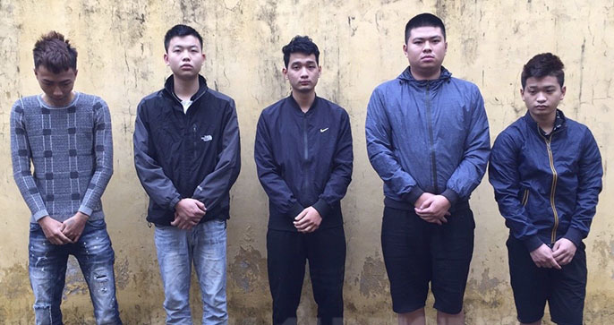 Khởi tố hình sự nhóm đối tượng đánh gãy mũi bác sĩ ở Hải Dương - Ảnh 1.