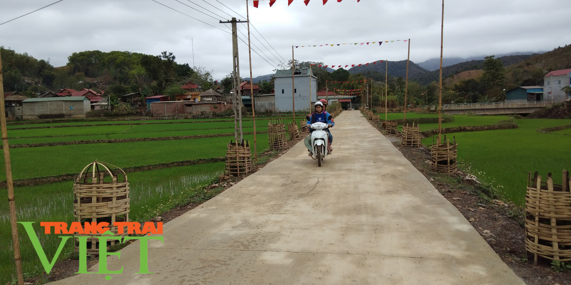 Sốp Cộp thực hiện giải pháp xây dựng xã nông thôn mới nâng cao - Ảnh 1. Sốp Cộp thực hiện giải pháp xây dựng xã nông thôn mới nâng cao - Ảnh 1.