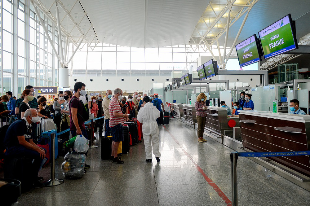 Các chuyến bay đi/đến Đà Nẵng bị huỷ hành khách sẽ được hoàn tiền hoặc đổi vé - Ảnh 1. Các chuyến bay đi/đến Đà Nẵng bị huỷ hành khách sẽ được hoàn tiền hoặc đổi vé - Ảnh 1.