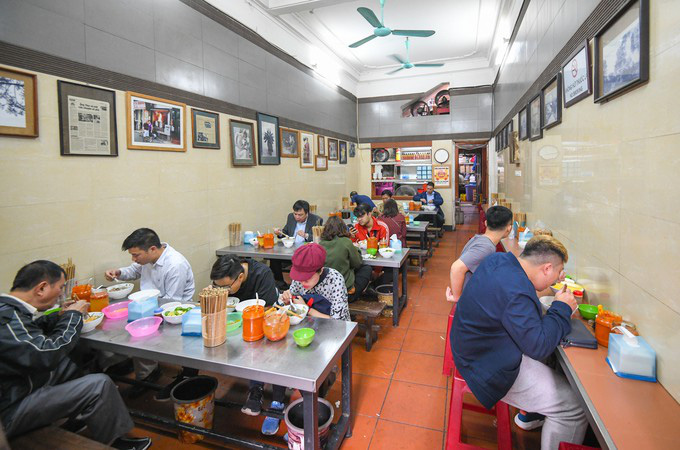 Thu thuế hộ kinh doanh: Ngưỡng chịu thuế quá lạc hậu - Ảnh 1. Thu thuế hộ kinh doanh: Ngưỡng chịu thuế quá lạc hậu - Ảnh 1.
