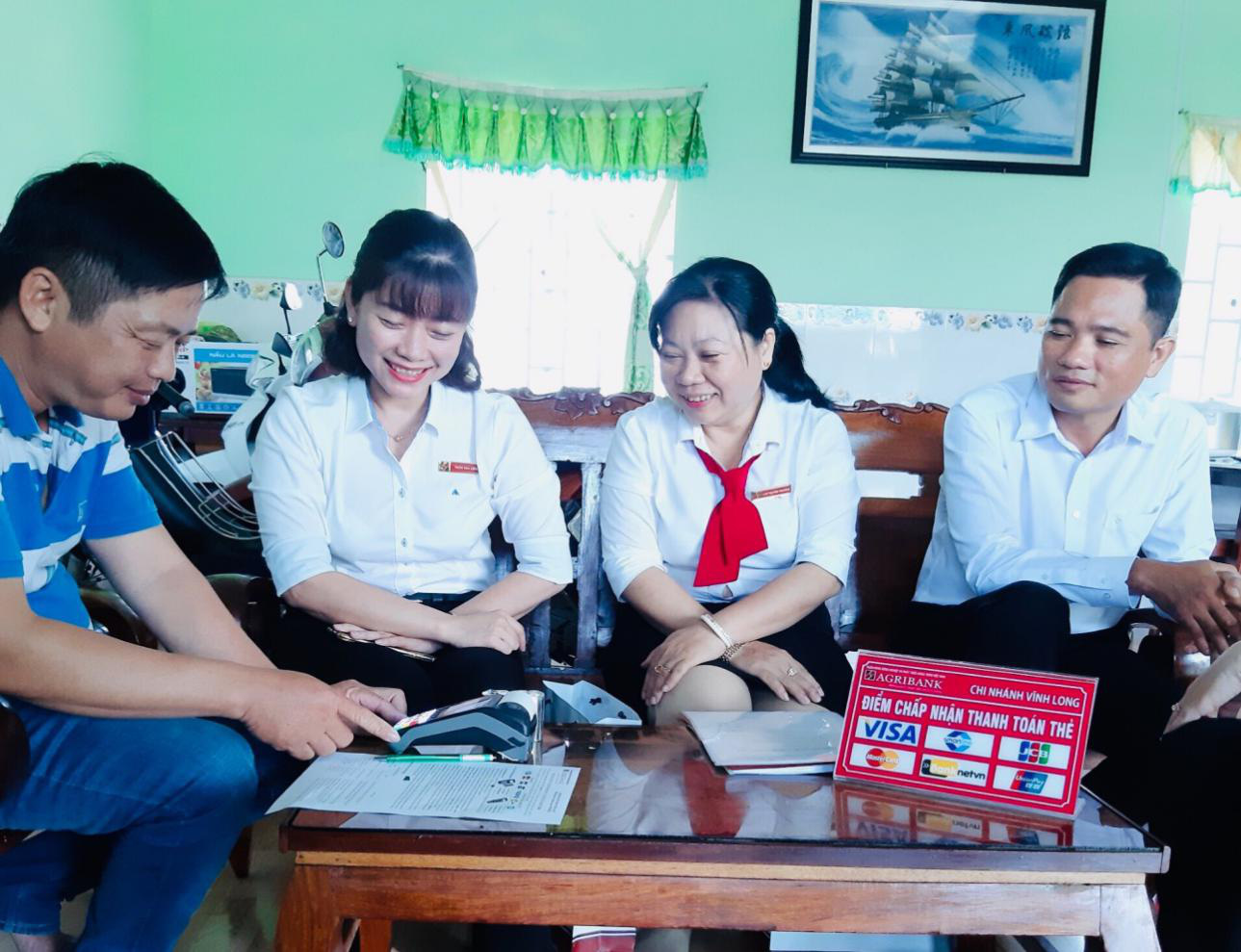 ĐA DẠNG KÊNH DẪN VỐN ĐẾN ĐỊA BÀN “ TAM NÔNG” - Ảnh 2. ĐA DẠNG KÊNH DẪN VỐN ĐẾN ĐỊA BÀN “ TAM NÔNG” - Ảnh 2.