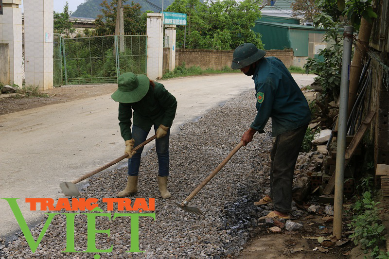 Người dân Yên Châu góp công, hiến đất xây dựng nông thôn mới - Ảnh 6.