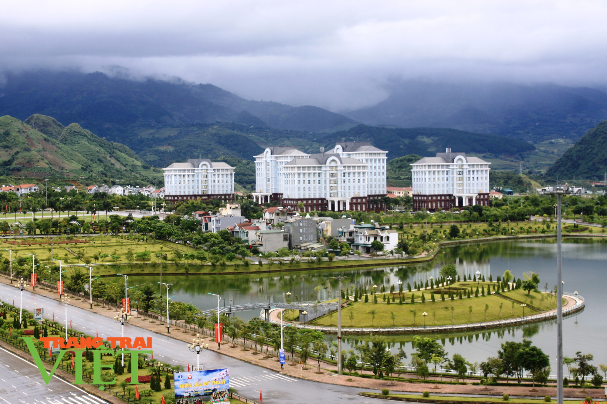 Thành phố Lai Châu chú trọng phát triển dịch vụ du lịch - Ảnh 4. Thành phố Lai Châu chú trọng phát triển dịch vụ du lịch - Ảnh 4.