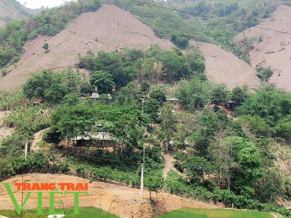 Gian nan gieo chữ trong mùa dịch Covid-19 nơi vùng cao Sơn La - Ảnh 3. Gian nan gieo chữ trong mùa dịch Covid-19 nơi vùng cao Sơn La - Ảnh 3.