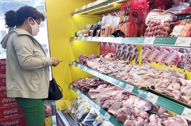 TP HCM: Giá thịt lợn trong nước bắt đầu giảm, rút ngắn chênh lệch với hàng nhập khẩu - Ảnh 2. TP HCM: Giá thịt lợn trong nước bắt đầu giảm, rút ngắn chênh lệch với hàng nhập khẩu - Ảnh 2.