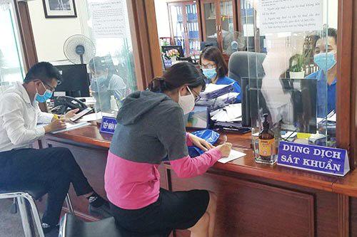 Ảnh hưởng Covid-19: Tổng thu ngành thuế Cao Bằng đạt hơn 300 tỷ đồng - Ảnh 2. Ảnh hưởng Covid-19: Tổng thu ngành thuế Cao Bằng đạt hơn 300 tỷ đồng - Ảnh 2.