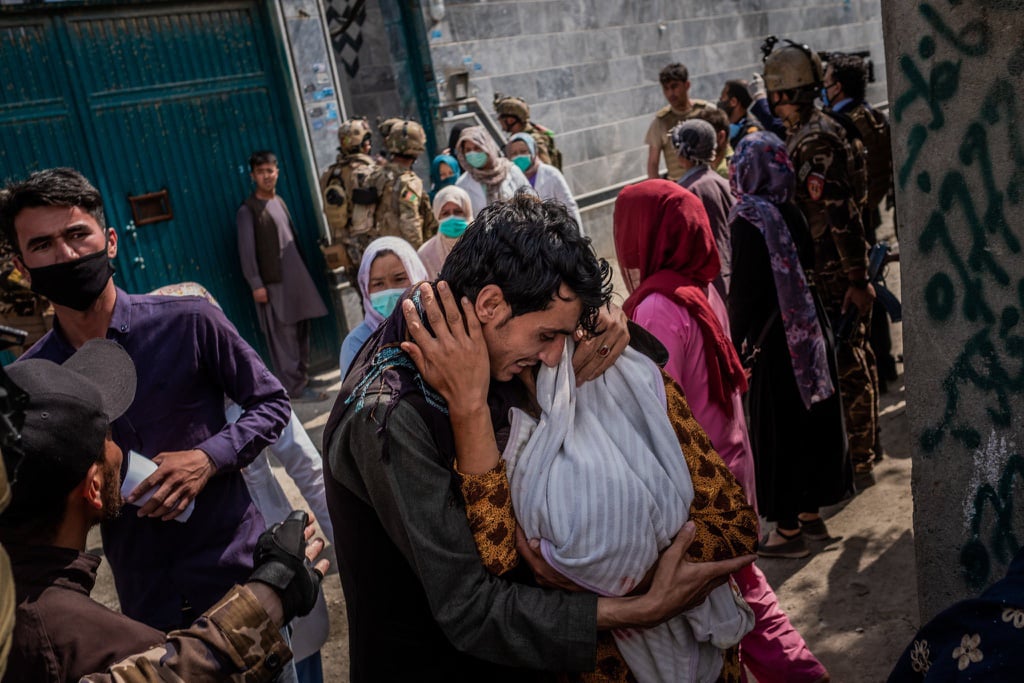 Em bé chưa có tên đã dính đầy máu mẹ - ngày kinh hoàng ở Afghanistan - Ảnh 4.