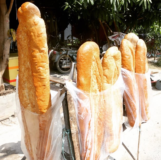 Bánh mì khổng lồ ở An Giang - Ảnh 3.