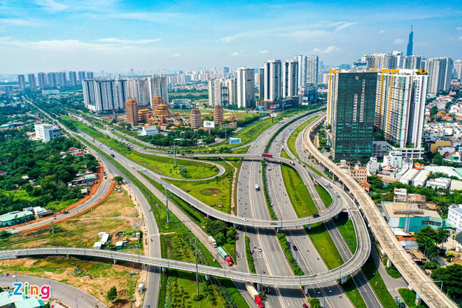 Thị trường địa ốc như lò xo nén, giải cứu không phải bằng tiền - Ảnh 1. Thị trường địa ốc như lò xo nén, giải cứu không phải bằng tiền - Ảnh 1.