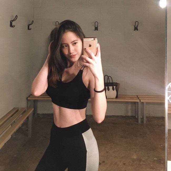 Vẻ đẹp không thể rời mắt của &quot;đệ nhất hotgirl Lào&quot; - Ảnh 2.