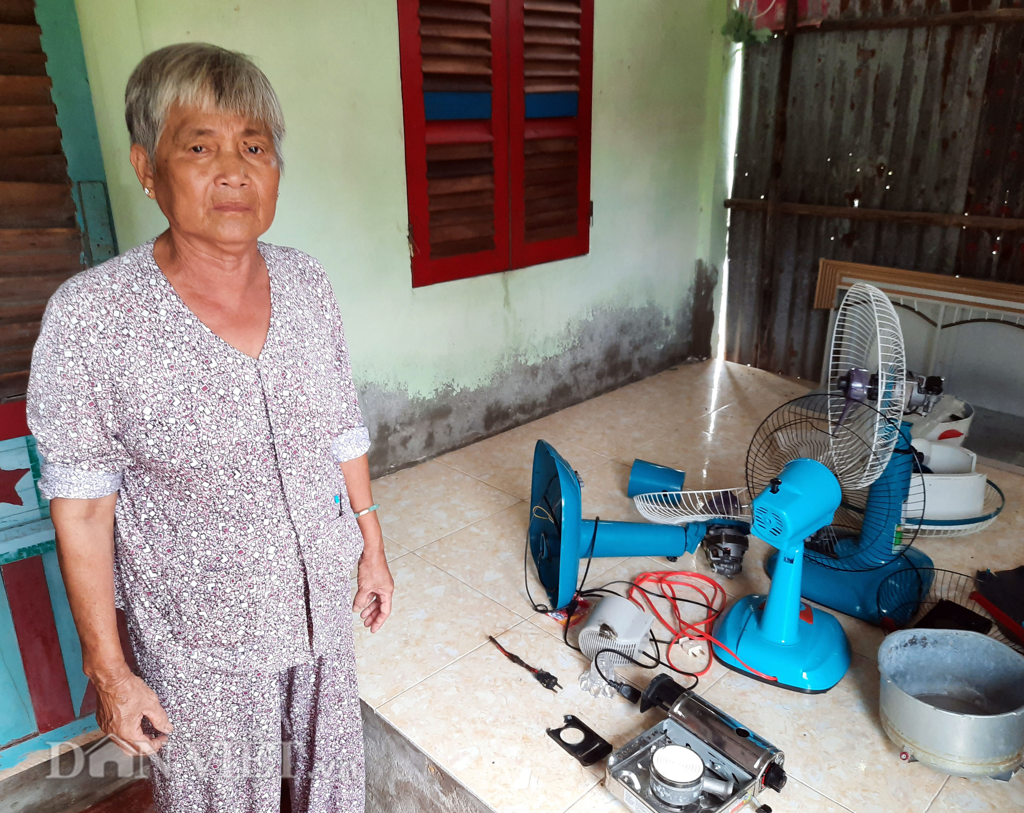 Cà Mau: Đồ vật trong nhà tự phát cháy, nổ chưa rõ nguyên nhân - Ảnh 1.