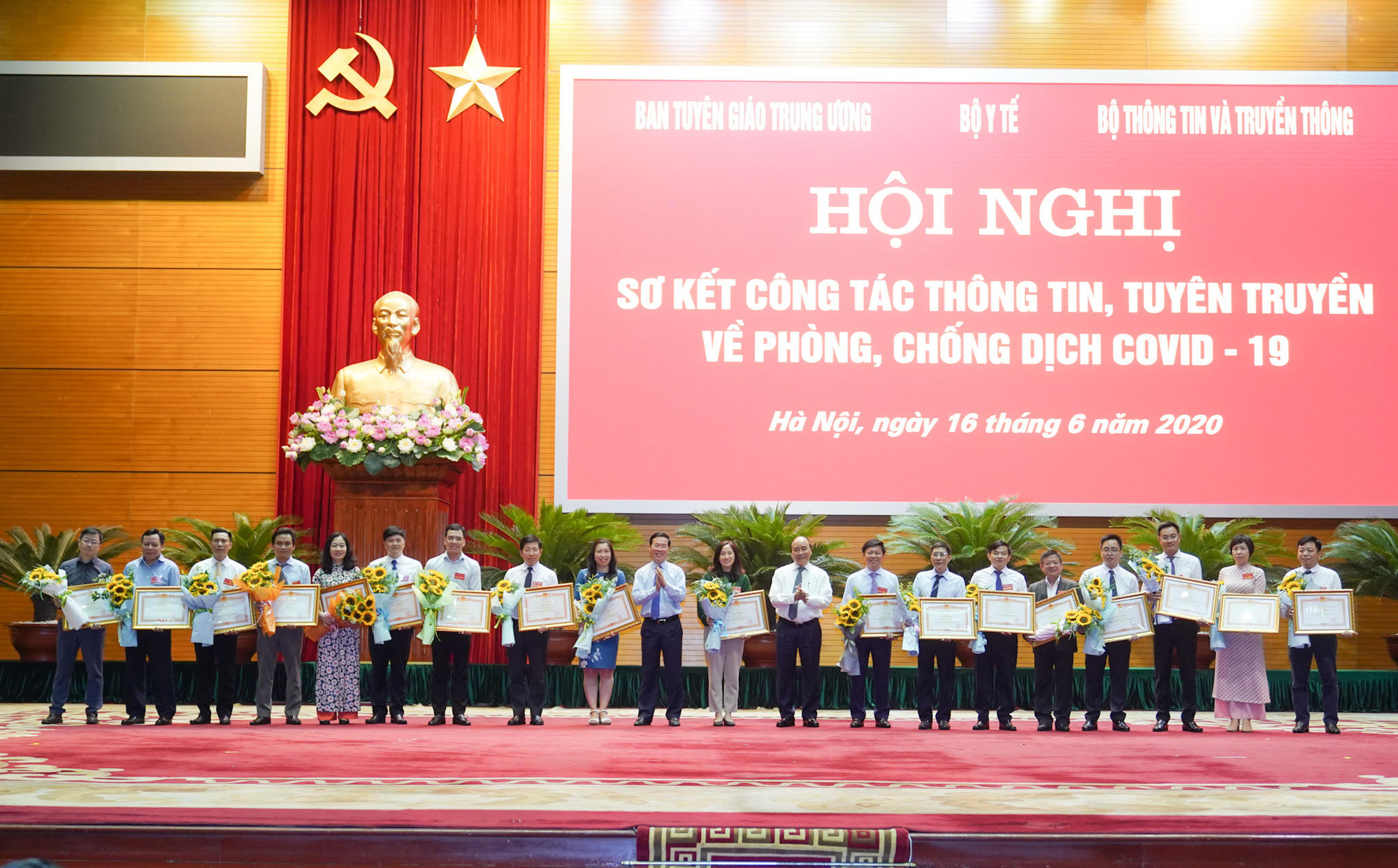 Thủ tướng mong muốn báo chí lan tỏa năng lượng tích cực trong xã hội - Ảnh 3.