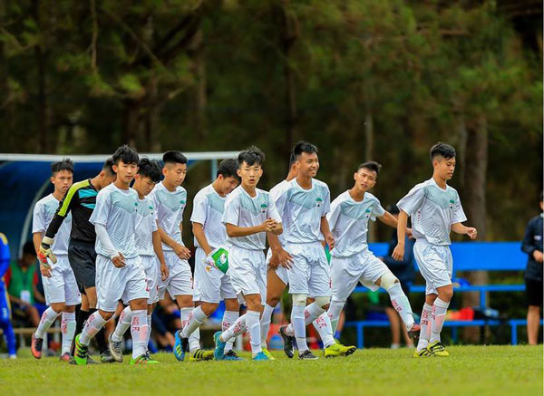 Vĩnh Nguyên lập siêu phẩm như Messi, U19 HAGL kéo dài chuỗi bất bại - Ảnh 1.