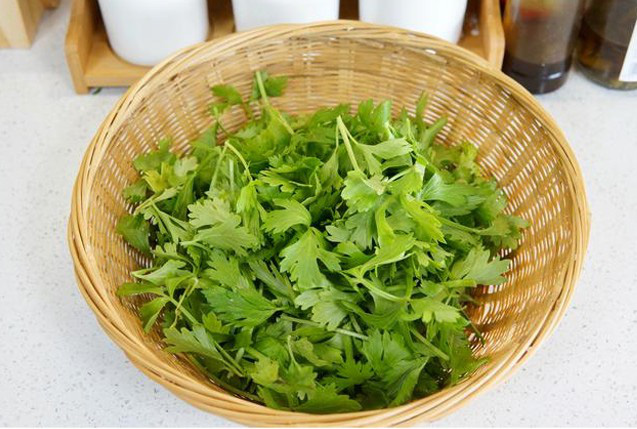 Loại lá rau này vô cùng tốt cho sức khỏe, được xem là &quot;thần dược&quot; ấy vậy mà nhiều người vô tình vứt bỏ - Ảnh 5.