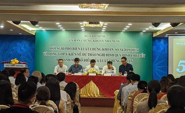 UBCK: Kỳ vọng câu chuyện T+0 được giải quyết trong 1 - 2 năm tới - Ảnh 1. UBCK: Kỳ vọng câu chuyện T+0 được giải quyết trong 1 - 2 năm tới - Ảnh 1.