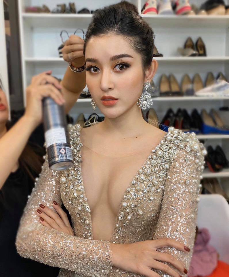 &quot;Mỹ nhân top mặt đẹp nhất thế giới&quot; mặc lại váy xuyên thấu của Trương Quỳnh Anh vẫn gây &quot;sốt&quot; - Ảnh 8.