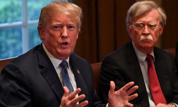 Thẩm phán không ngăn phát hành cuốn sách tiết lộ bí mật Nhà Trắng, Trump giận dữ lên tiếng - Ảnh 1. Thẩm phán không ngăn phát hành cuốn sách tiết lộ bí mật Nhà Trắng, Trump giận dữ lên tiếng - Ảnh 1.
