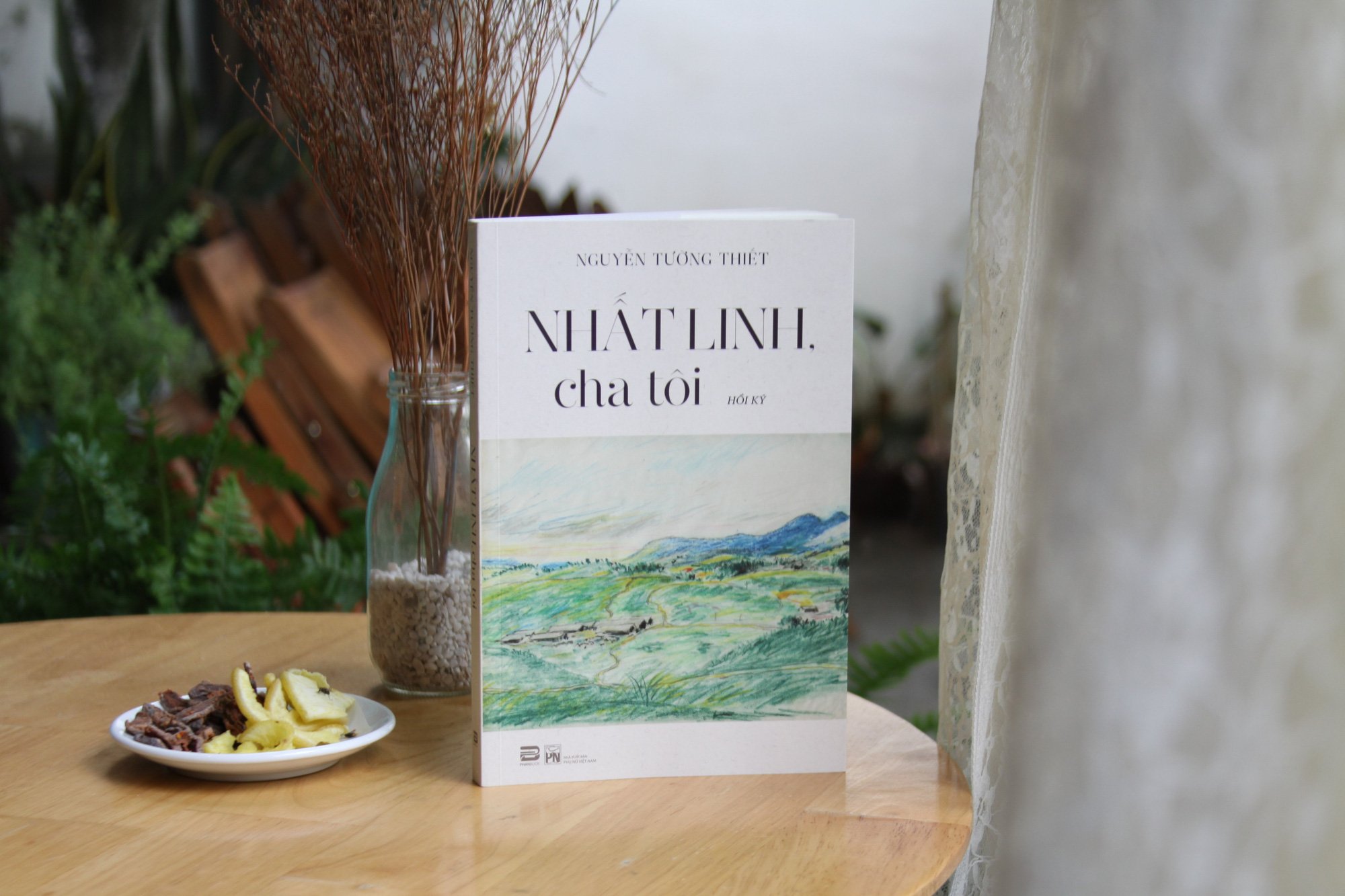 &quot;Nhất Linh, cha tôi&quot; tái hiện những đời văn và giai đoạn lịch sử văn học - Ảnh 2.