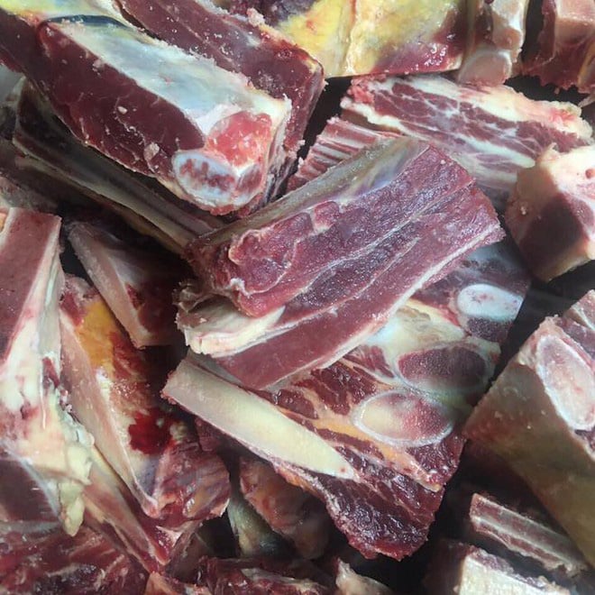 Sườn sụn bò, dẻ bò Úc đông lạnh với giá rẻ &quot;chưa từng có&quot; chỉ 80.000 đồng/kg? - Ảnh 1.
