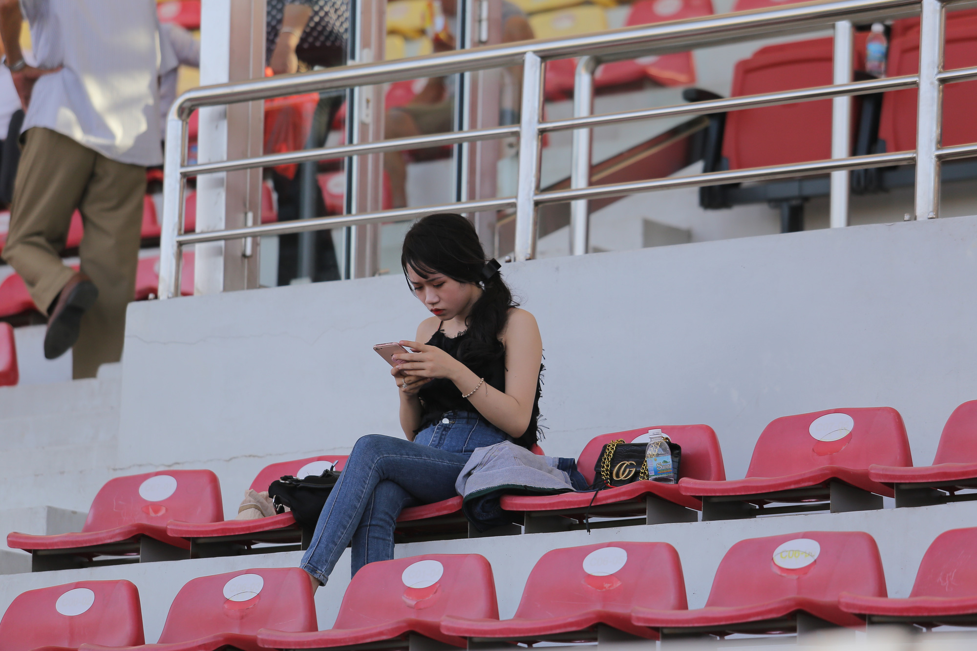 Em họ Công Phượng ghi bàn cho U19 HAGL trong ngày HLV Park Hang Seo dự khán - Ảnh 7.