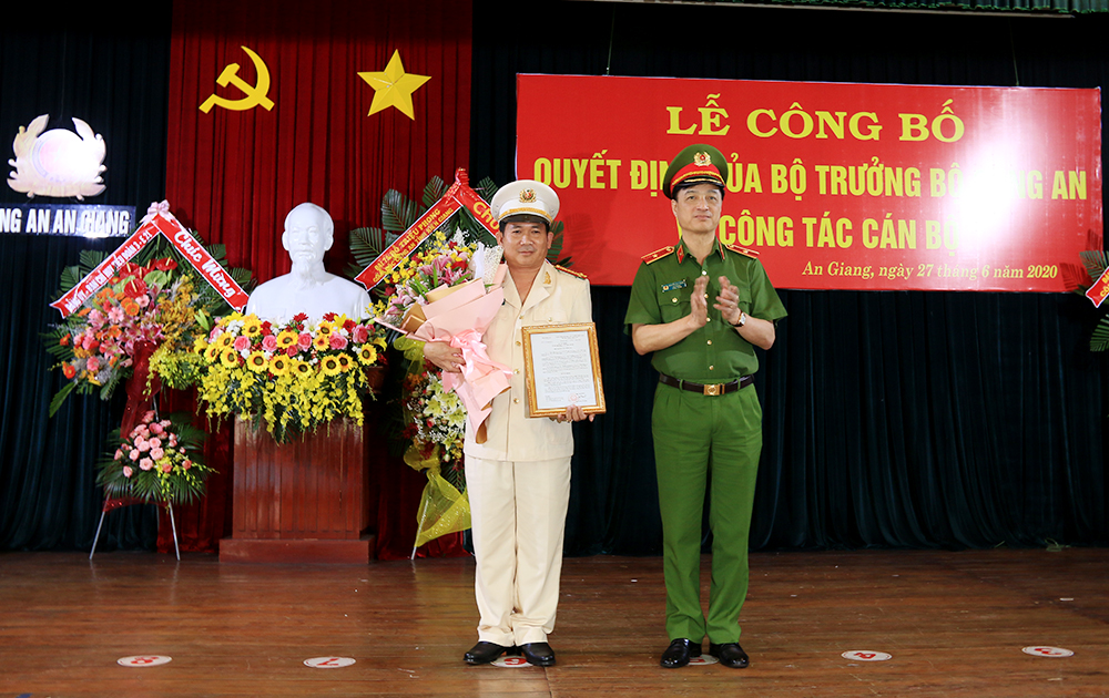 Phó Giám đốc Công an Cần Thơ làm Giám đốc Công an An Giang thay Tướng Bùi Bé Tư - Ảnh 2.