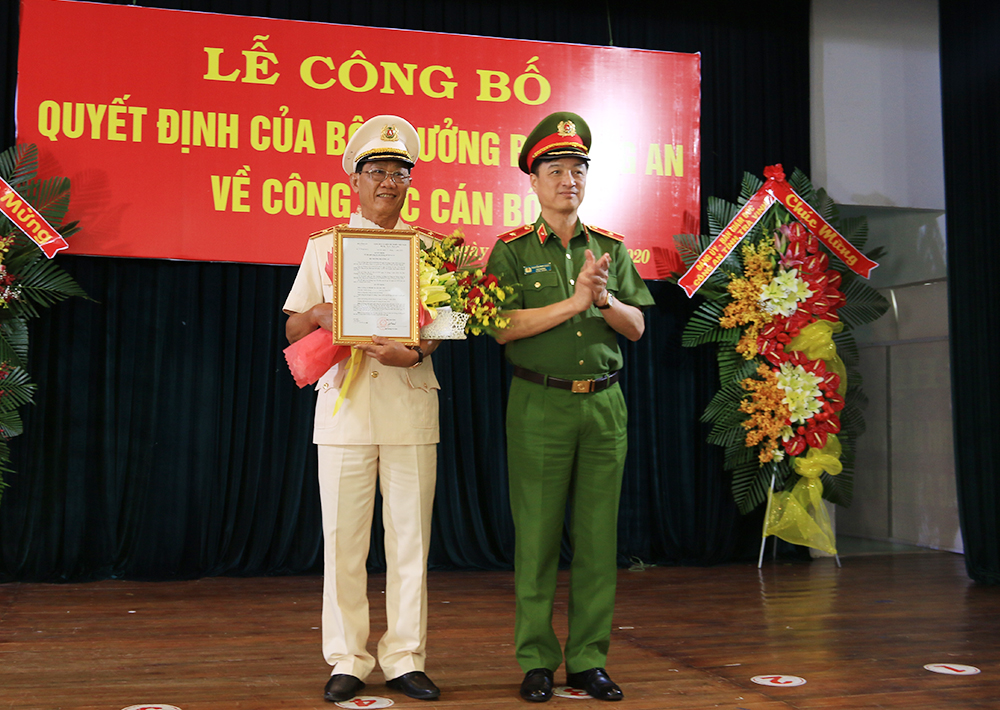 Phó Giám đốc Công an Cần Thơ làm Giám đốc Công an An Giang thay Tướng Bùi Bé Tư - Ảnh 1.