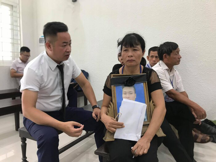 Xét xử sơ thẩm vụ nam sinh Grab bị sát hại ở Hà Nội - Ảnh 4.
