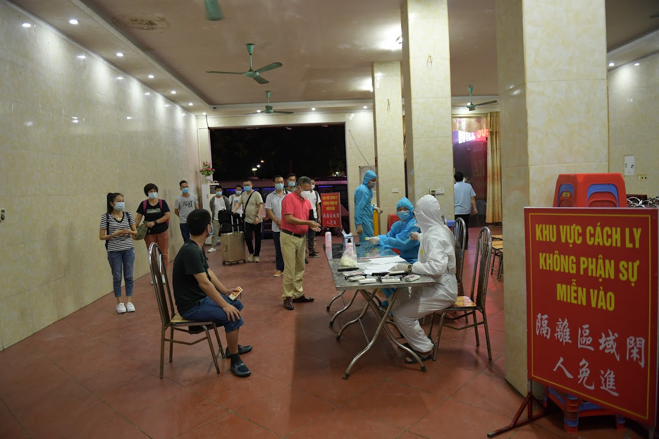 Bắc Giang: Bắt đầu đón thương lái Trung Quốc sang cách ly 14 ngày để thu mua vải - Ảnh 8.