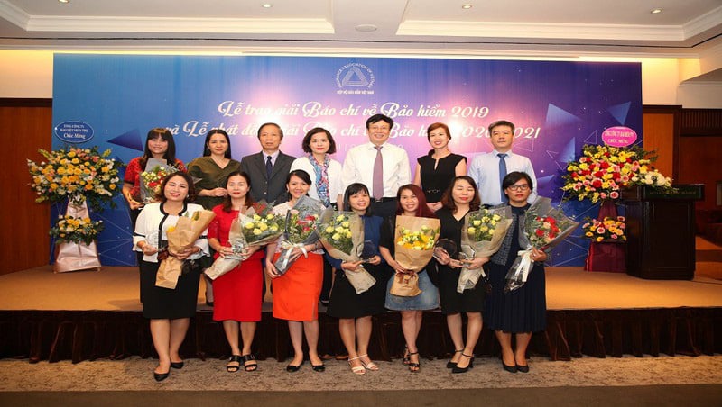 11 tác phẩm đoạt giải báo chí viết về bảo hiểm năm 2019 - Ảnh 2. 11 tác phẩm đoạt giải báo chí viết về bảo hiểm năm 2019 - Ảnh 2.