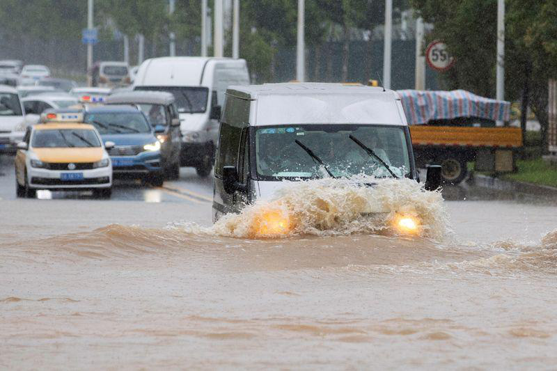 Thảm họa thiên nhiên ập đến ngay sau dịch Covid-19, dân Vũ Hán kêu than thấu trời - Ảnh 1. Thảm họa thiên nhiên ập đến ngay sau dịch Covid-19, dân Vũ Hán kêu than thấu trời - Ảnh 1.