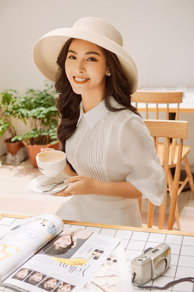 Nữ MC mới dẫn &quot;Chuyển động 24h&quot; của VTV vừa lên sóng đã gây &quot;sốt&quot; mạng là ai? - Ảnh 4.