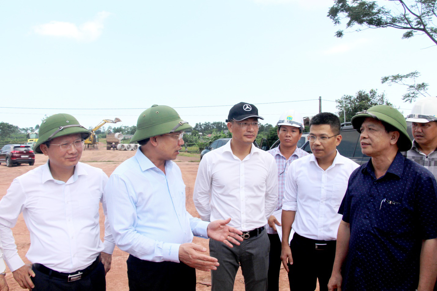 Bí thư Quảng Ninh phát động chiến dịch 30 ngày đêm GPMB cao tốc Vân Đồn – Móng Cái - Ảnh 2. Bí thư Quảng Ninh phát động chiến dịch 30 ngày đêm GPMB cao tốc Vân Đồn – Móng Cái - Ảnh 2.