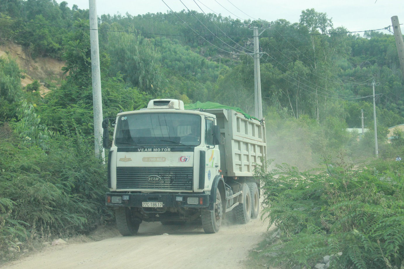 &quot;Loạn” khai thác khoáng sản ở Bình Định, dân bức xúc, trách nhiệm thuộc về ai(?) - Ảnh 3.